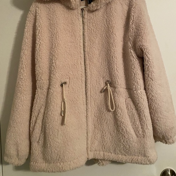 Sherpa style jacket. - Picture 2 of 2